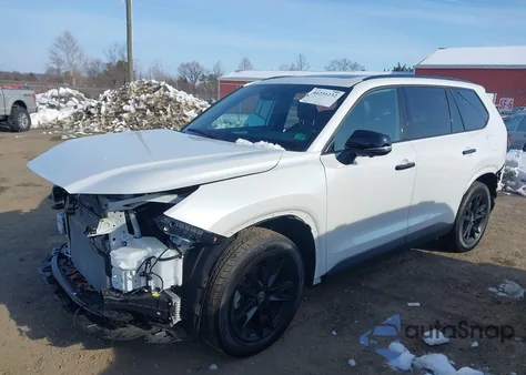 2025 Toyota Grand Highlander Hybrid Nightshade Edition z USA, uszkodzony, nr VIN 5TDACAB55SS060155